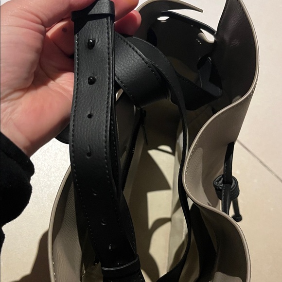 Von Holzhausen Made in Italy Elegant Beige Tote bagwith black strap & drawstring - Picture 13 of 16